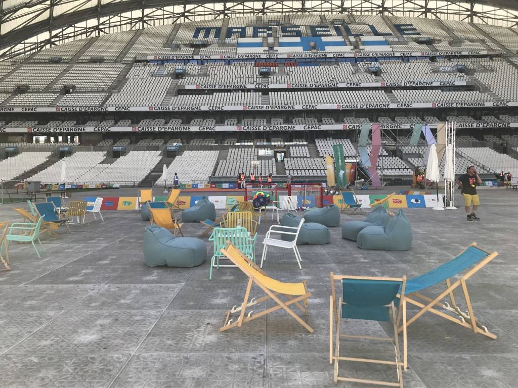 Location de mobilier événementiel avec service de livraison et d'installation clé en main à Toulon 83 dans le Var