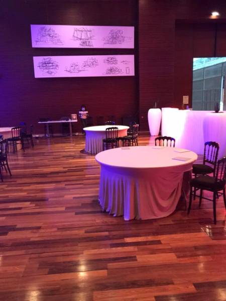 Location de table de réception à Marseille et dans toute la région PACA