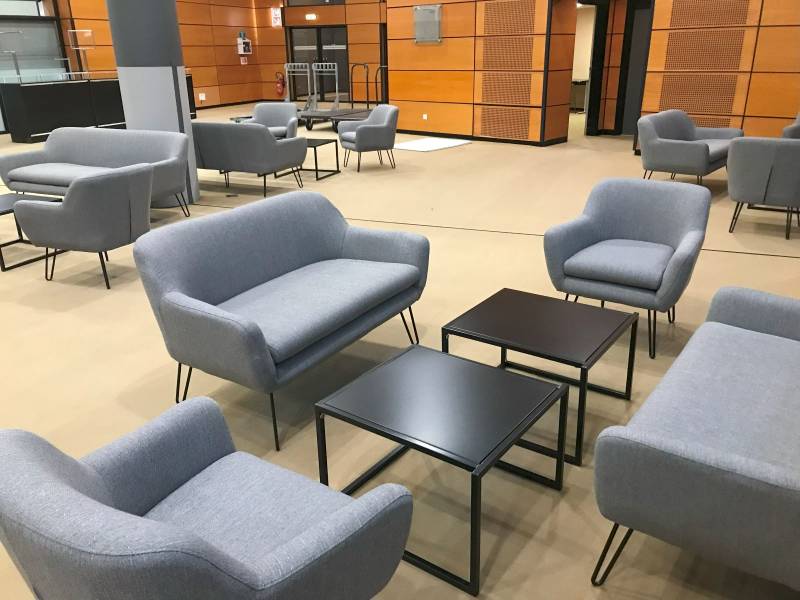 Location de table basse laquée blanche à Marseille et dans toute la région PACA