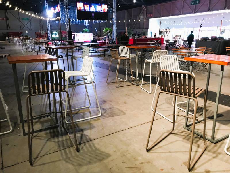 Location de mange debout plateau bois style industriel à Marseille et la région PACA