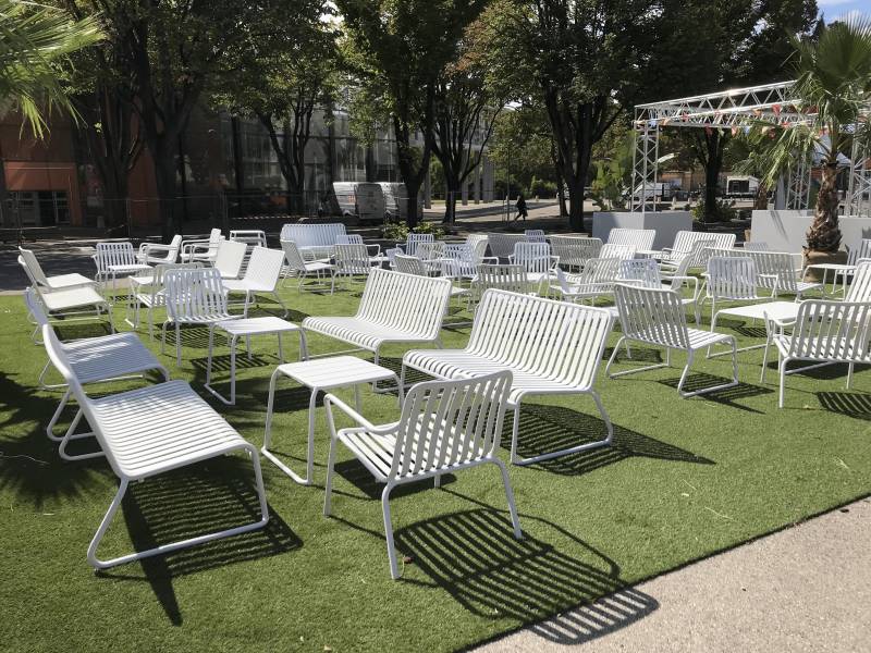 Location de fauteuil original et esthétique turquoise à Marseille et la région PACA