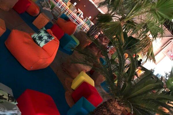 Aménagement de mobilier pour la convention Sous Un Air D’été au Parc Chanot à Marseille