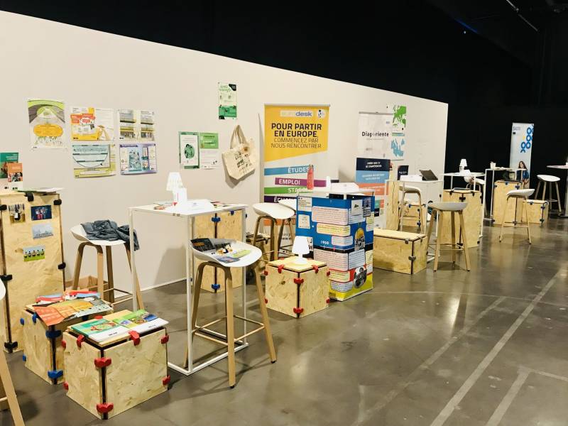 Location de mange debout laqué blanc sur Montpellier et dans toute la région PACA