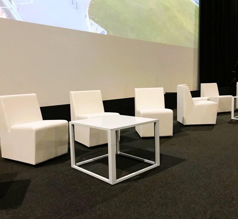 Location de table basse laquée blanche à Marseille et dans toute la région PACA