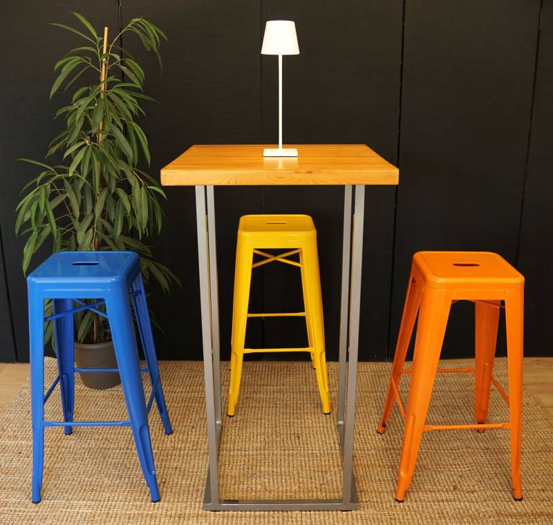 Location de tabouret haut style industriel métal orange sur Marseille et dans toute la région PACA
