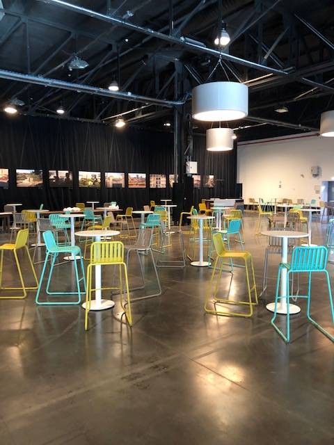 Location de mange debout d'extérieur original blanc à Marseille et dans toute la région PACA