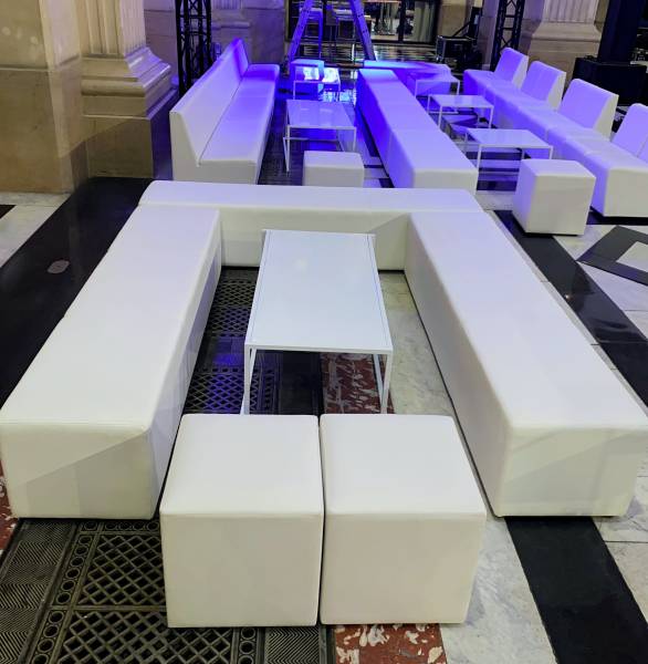 Location de banquette 3 places en simili cuir blanc à Marseille et dans la région PACA