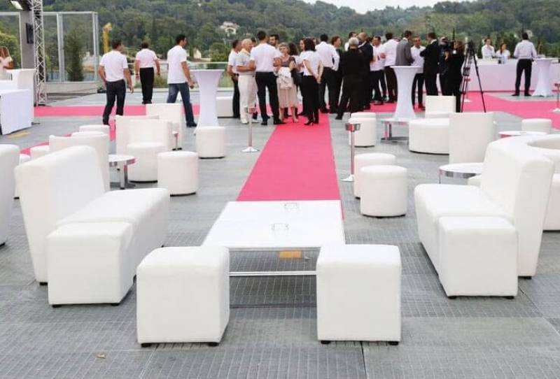 Location de pouf en simili cuir blanc à Marseille et dans la région PACA