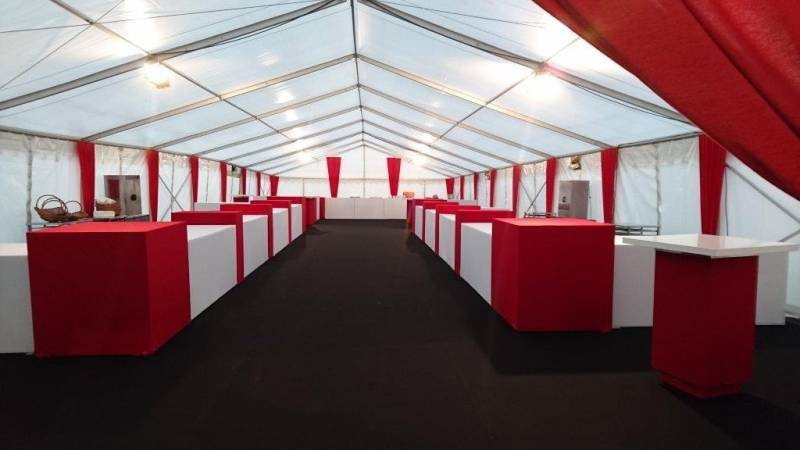 Location de buffet houssé sur Marseille et la région PACA