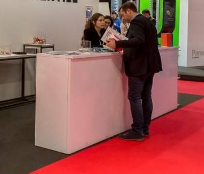 Location de comptoir stratifié élégant sur Marseille et la région PACA