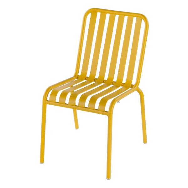 Location de chaise d'extérieur tendance moutarde sur Marseille et la région PACA