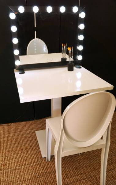 Location de miroir à maquillage éclairé sur Marseille et la région PACA