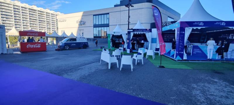 Location de fauteuil extérieur blanc à Marseille et dans la région PACA