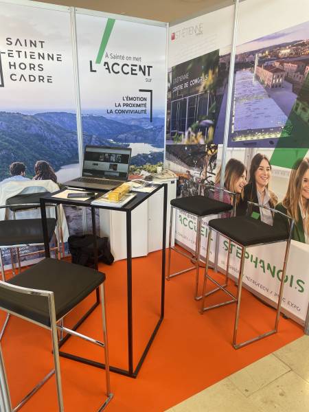 Aménagement des stands et espaces communs du salon SBE Marseille 2024 au Palais du Pharo