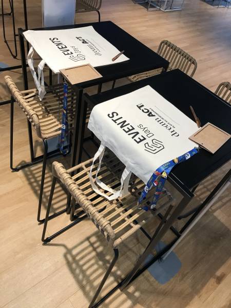 Location de mange debout laqué noir sur Marseille et dans toute la région PACA