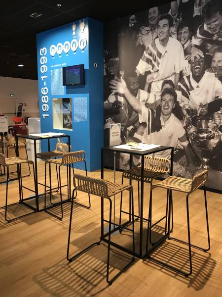 Location de mange debout laqué noir à Marseille et dans toute la région PACA