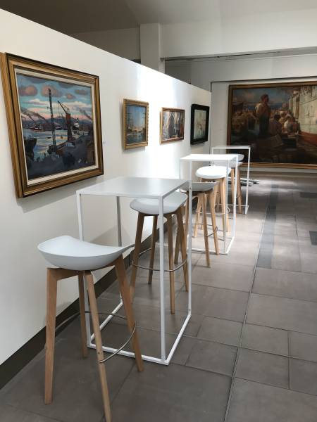 Location de tabouret haut Scandinave blanc à Marseille et dans la région PACA