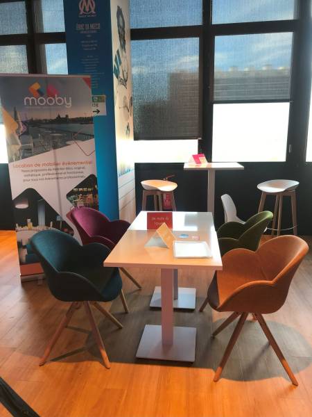 Location de table moderne blanche à Montpellier et dans toute la région Sud