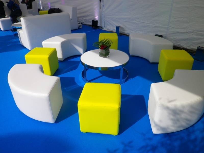 Location de pouf houssé coloré à Marseille et dans la région PACA