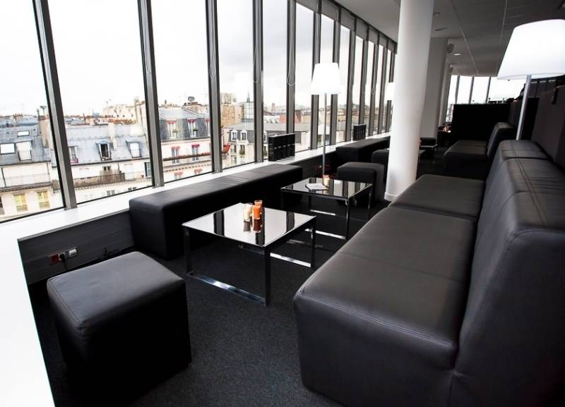 Location de pouf en simili cuir noir à Marseille et dans la région PACA