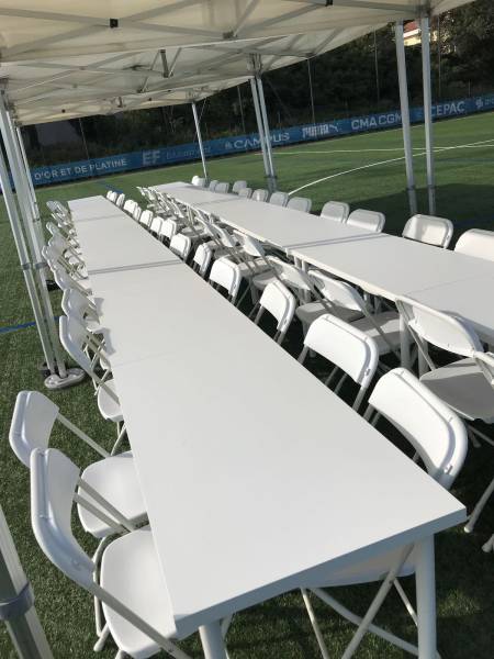 Location de table de bureau pour stand à Marseille et dans la région PACA