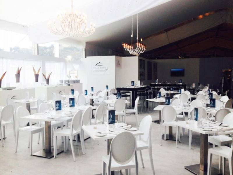 Location de chaise blanche style Victoria Ghost à Marseille et la région PACA