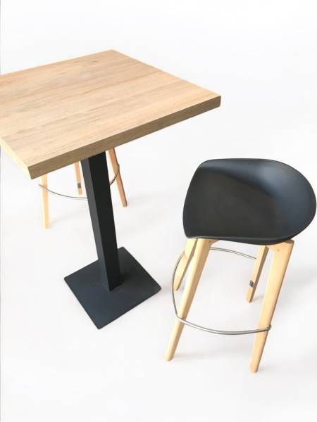 Location de tabouret haut Scandinave noir à Marseille et dans la région PACA