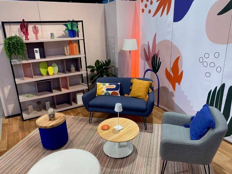 Location de fauteuil confortable gris sur Marseille et dans toute la région PACA