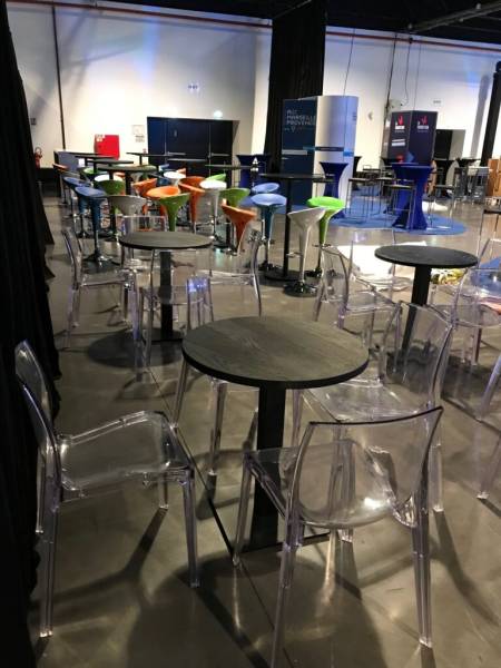 Location de chaise transparente à Marseille et la région PACA