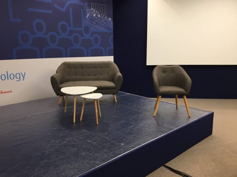 Location de fauteuil au style scandinave gris à Marseille et dans la région PACA