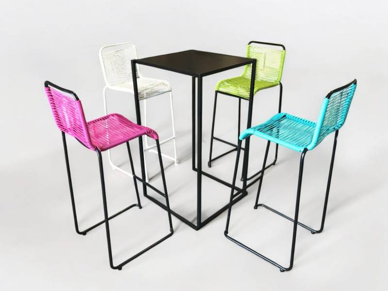 Location de tabouret haut scoubidou fun et coloré bleu à Marseille et dans la région PACA