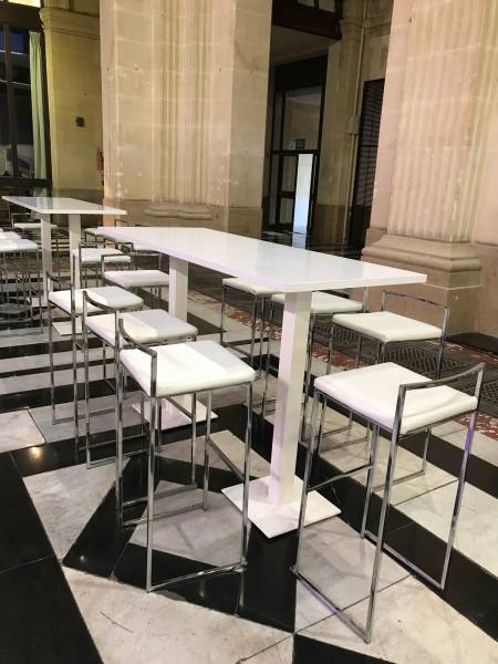 Location de tabouret haut avec assise simili cuir blanche sur Marseille et toute la région PACA
