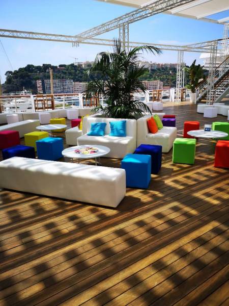 Location de pouf houssé coloré à Marseille et dans la région PACA