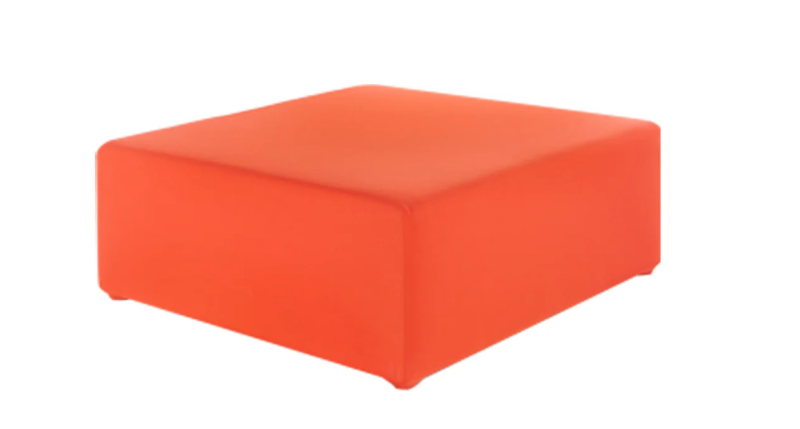 Location de grand pouf carré coloré pour vos espaces lounge à Marseille
