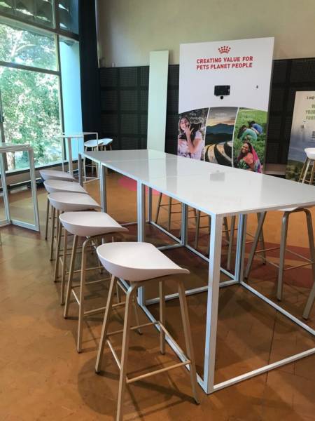 Location de tabouret haut Scandinave blanc à Marseille et dans la région PACA