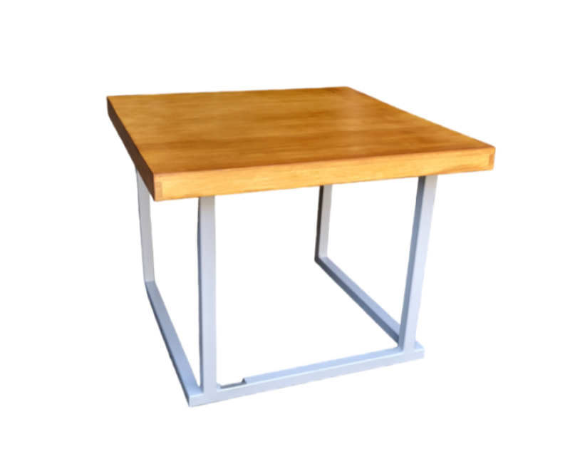 Table basse plateau bois au style industriel à Marseille et dans les Bouches-du-Rhône